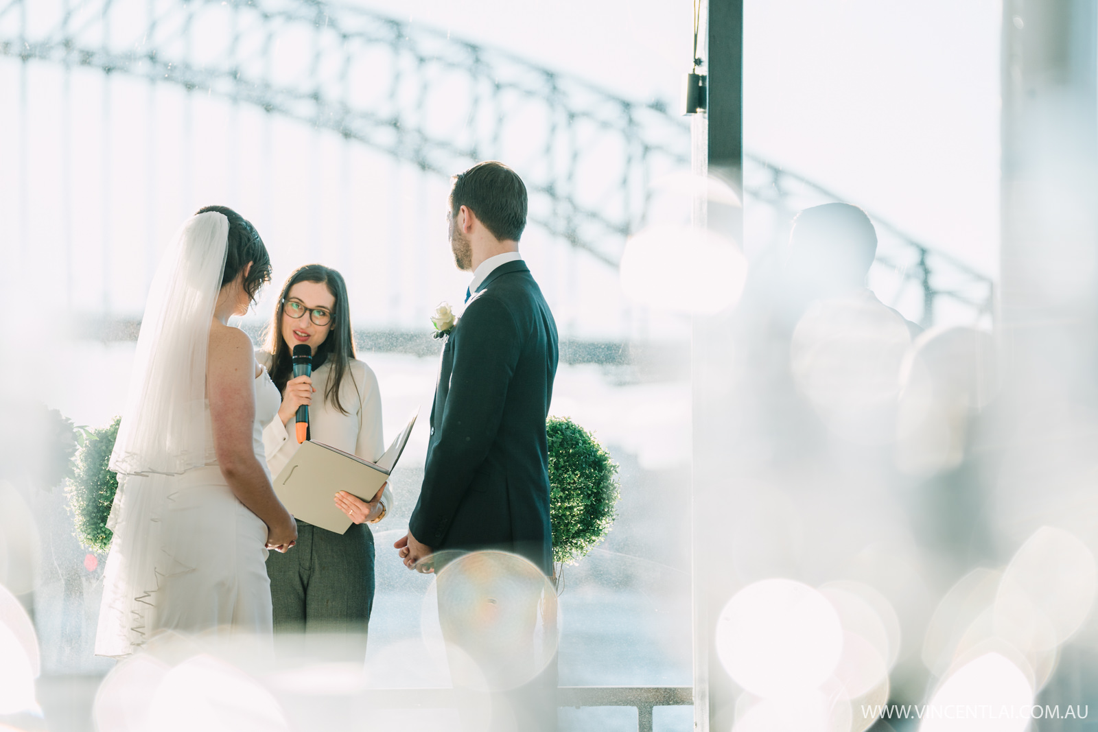 The Sydney Glass Island Wedding Vessel