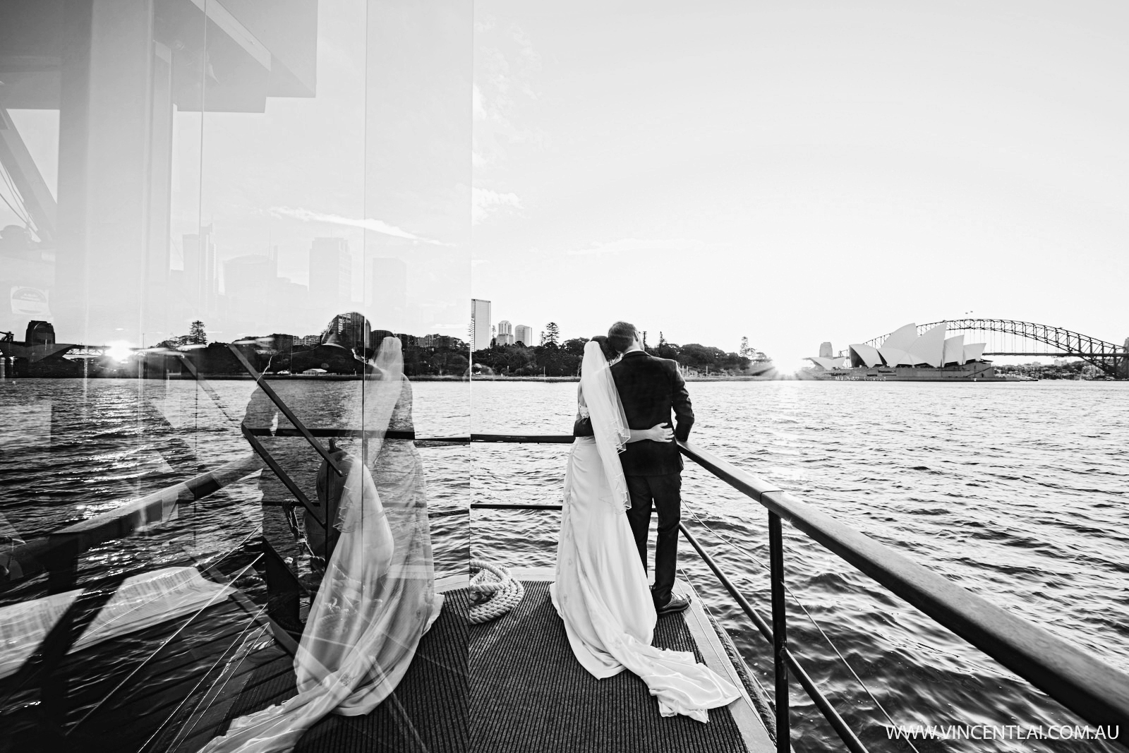 The Sydney Glass Island Wedding Vessel
