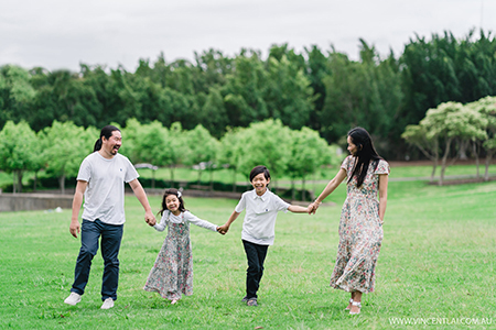 Family Photo Session at Bicentennial Park